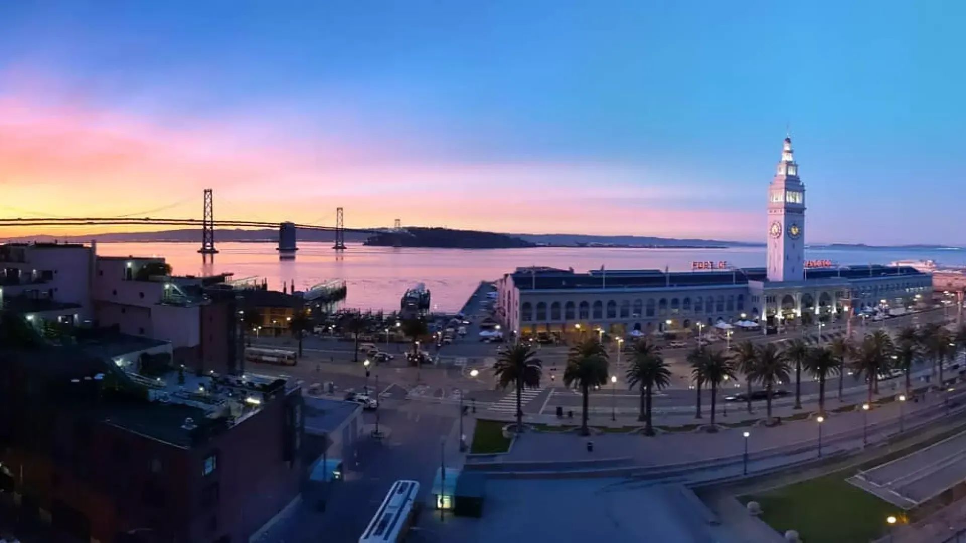 A panoramic view of San Francisco's Ferry Building.