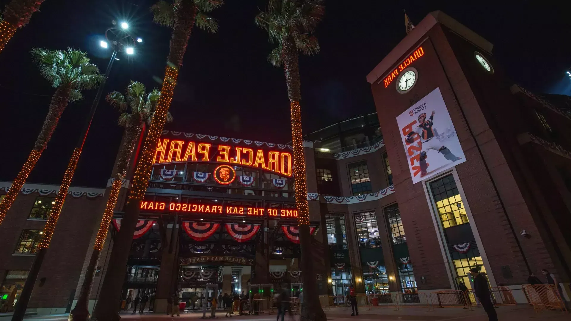 Entrada al parque Oracle Willie Mays Plaza