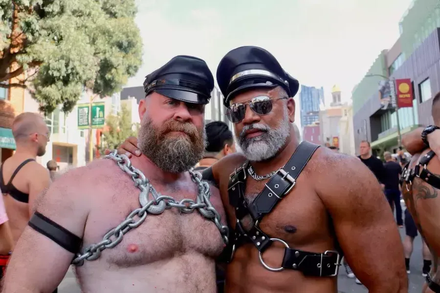 Participants typiques à la foire de Folsom Street