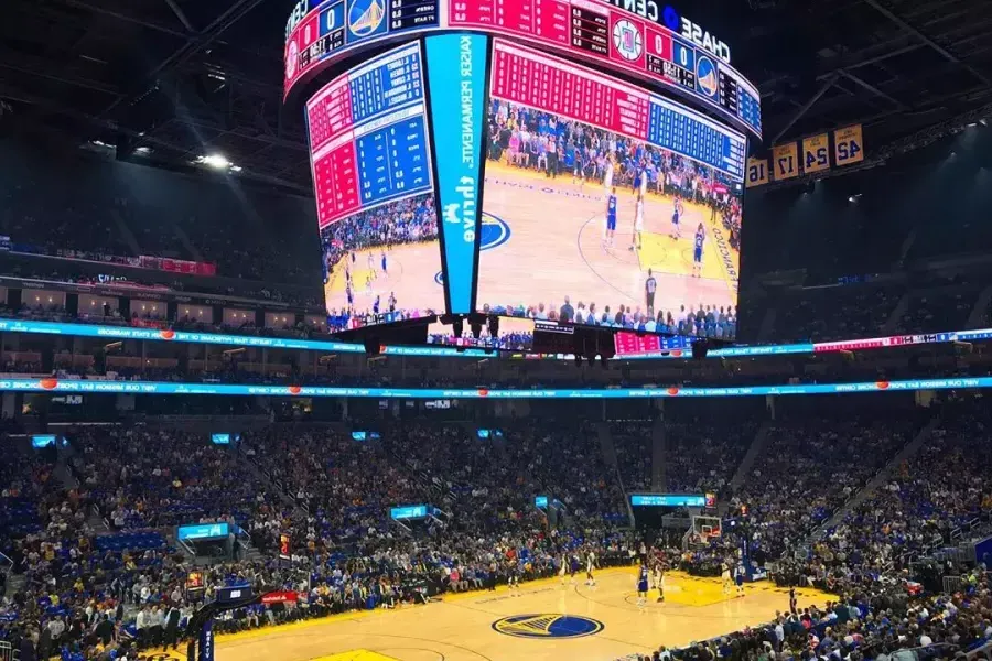 Im Chase Center von San Francisco für ein Spiel der Golden State Warriors.