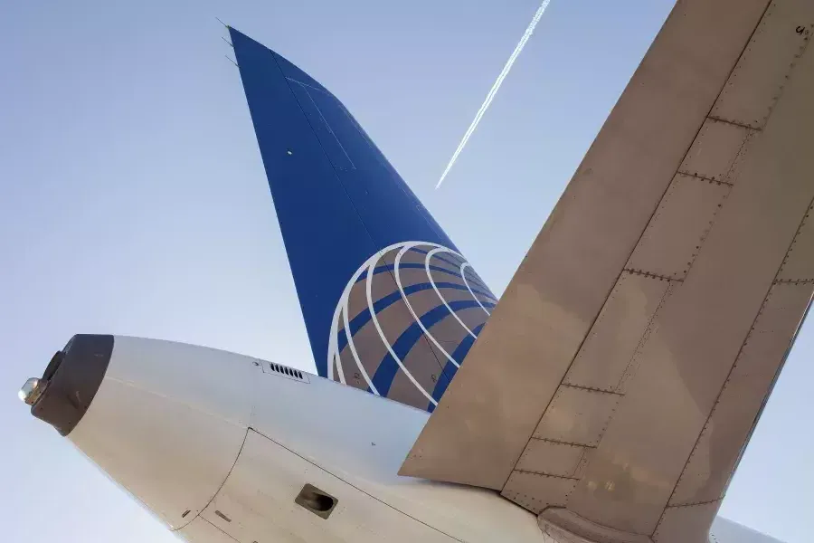 United Airlines plane