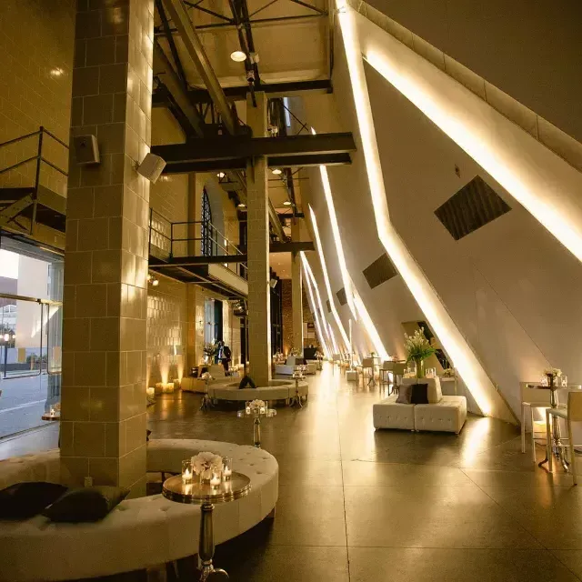 Interior of a loungey event space at the Contemporary Jewish Museum. 贝博体彩app, California.